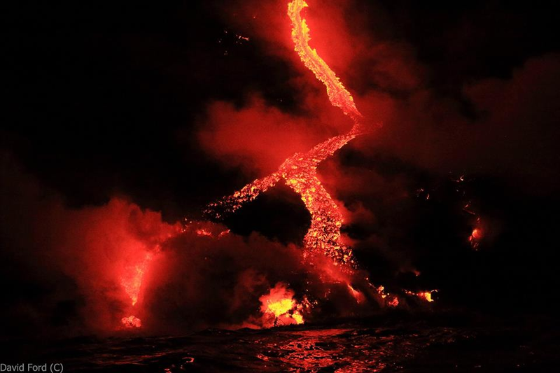 Illustration for article titled Lava Spilling Over a Cliff Looks Like Hot Candy